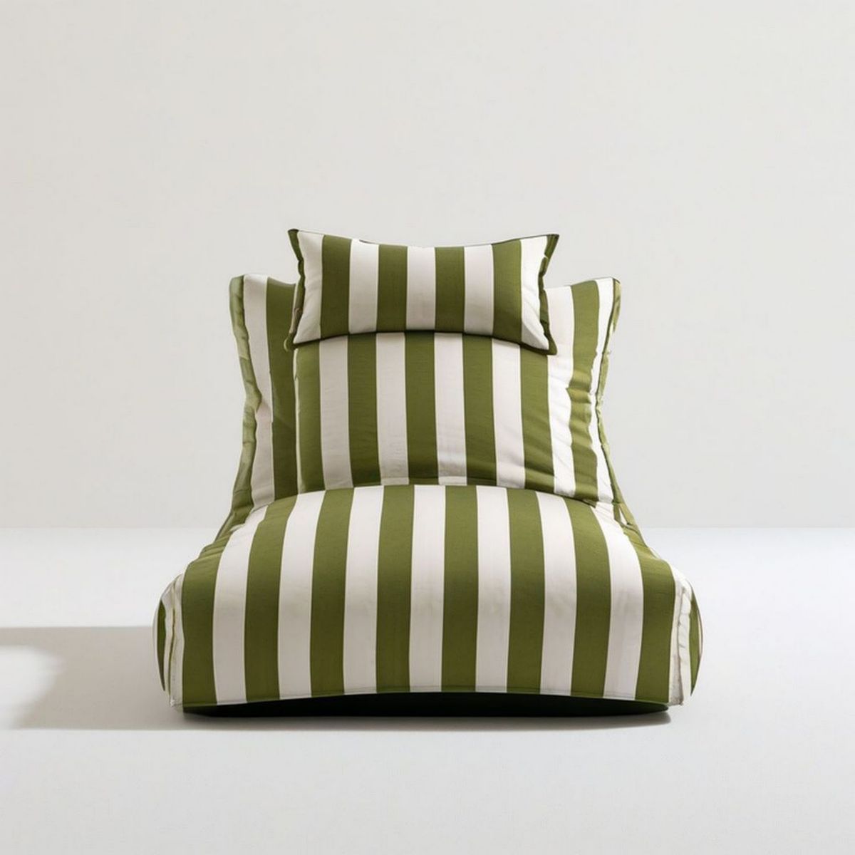 Sitzsack-Sessel mit Kopfkissen, 85 x 75 x 100 cm, Olivgrün/Weiss gestreift, Polyester mit EPS-Füllung